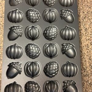 Harvest Mini Bundt and Acorn Cake Pan - Silver